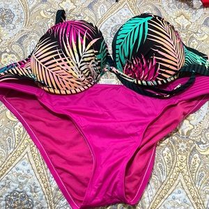 38 DD shade and shore bikini top with XL Kona Sol bottoms